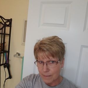 Meet your Posher, Debbie